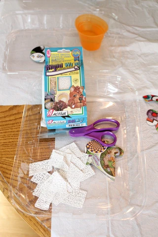 It's easy to make DIY Backpack Charms with Rigid Wrap from ACTÍVA Products.